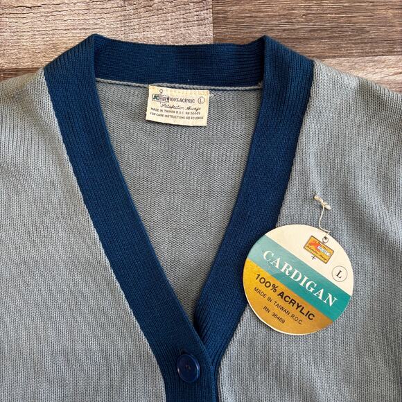 NWT Vintage 70s Kmart Womens Aztec L Abstract Bell Sleeve Cardigan Sweater - Picture 3 of 11